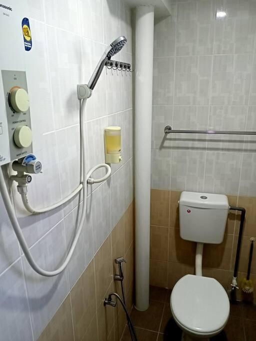 Comfortable 7r7b 11pax Sy10 * Ipoh